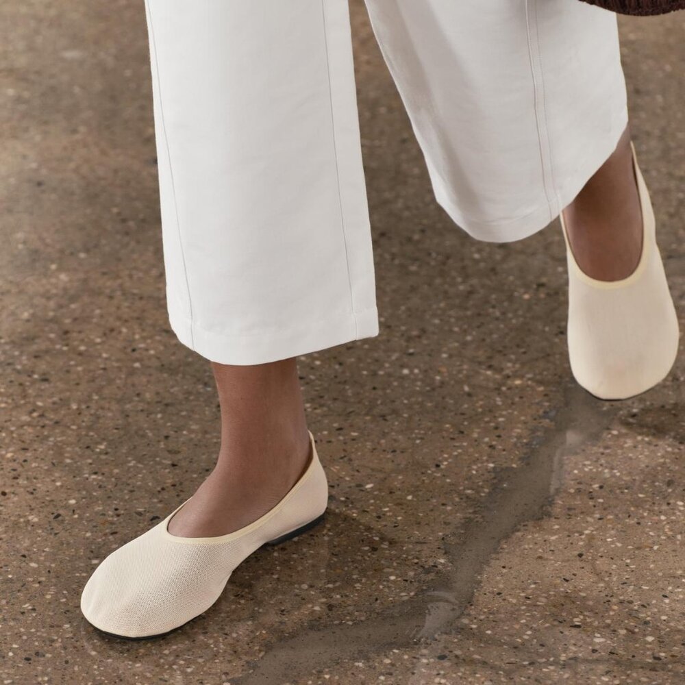 BRAND NEW WITH TAGS: Sold Out Zara Mesh Ballet Flats Size 8